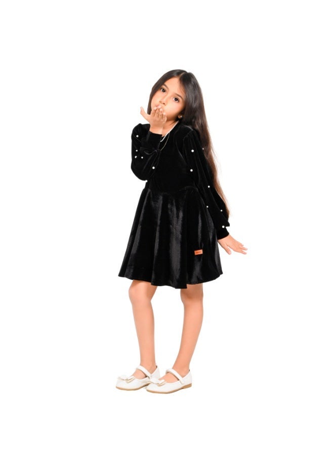 فستان بناتي مرصع باللولي على الاكمام - Image 1